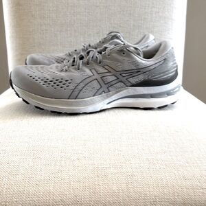 ASICS Gel-Kayano 28. 8 1/2 Wide. Gray/Purple. Worn Once.